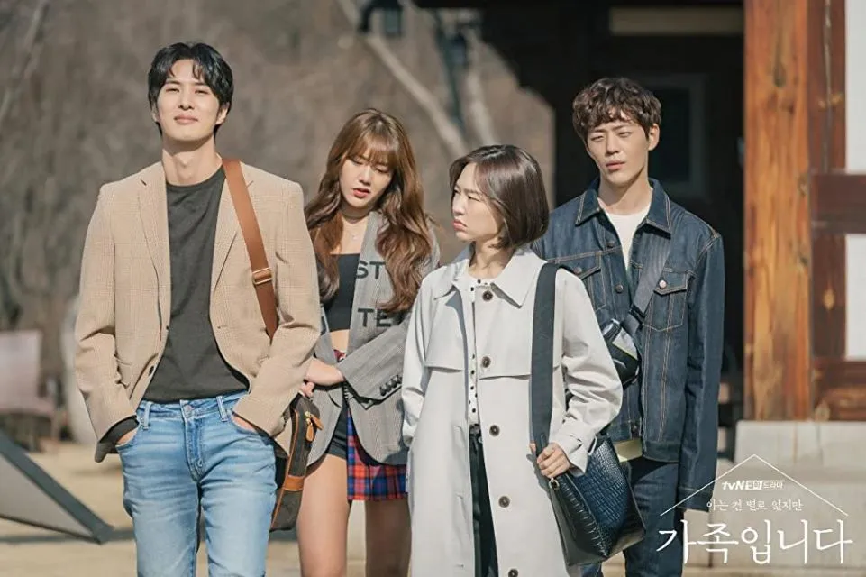 10 Rekomendasi Drama Korea Bertema Slice of Life. Ringan, tapi Bermakna! 17 My Unfamiliar Family