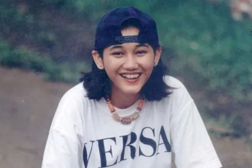 Profil dan Biodata Nike Ardilla, Penyanyi yang Melegenda 4 umur nike ardilla