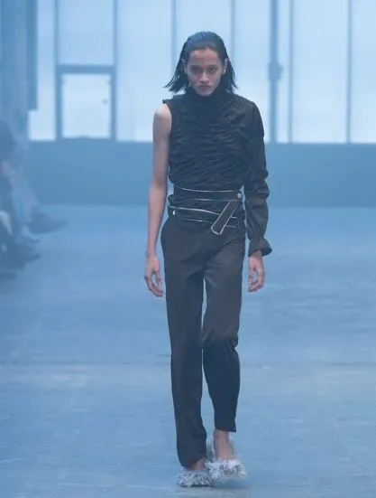 7 Potret Rizal Rama, Model Indonesia yang Tampil di Paris Fashion Week 2022 12 Rizal Rama