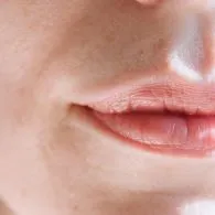 Pemilik Kulit Sensitif, Yuk Intip 5 Tips Memilih Bahan Pakaian yang Cocok!