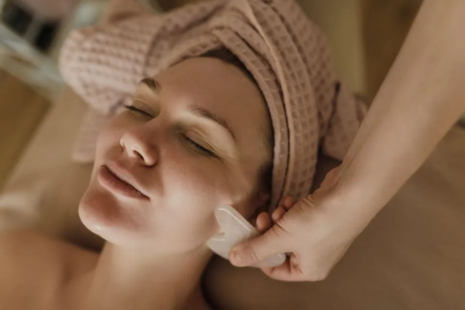 Jangan Ikut-ikutan Beli Face Roller dan Gua Sha Gemstone Asli kalau Belum Tahu ini 4 Gemstone untuk kecantikan