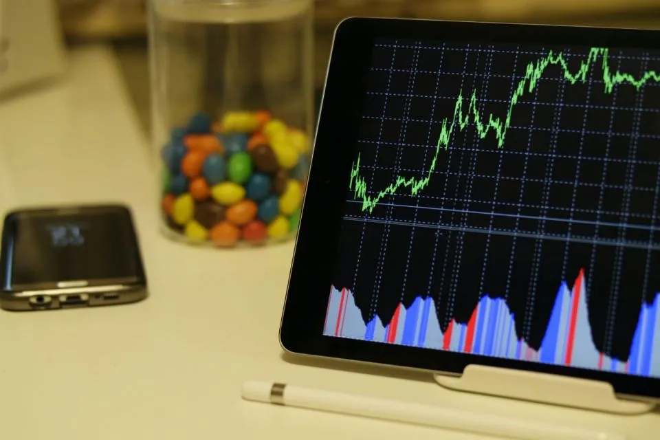 Afiliator Binary Option Dimiskinkan, Warganet: Aset Koruptor Nggak Disita Juga? 2 Grafik trading