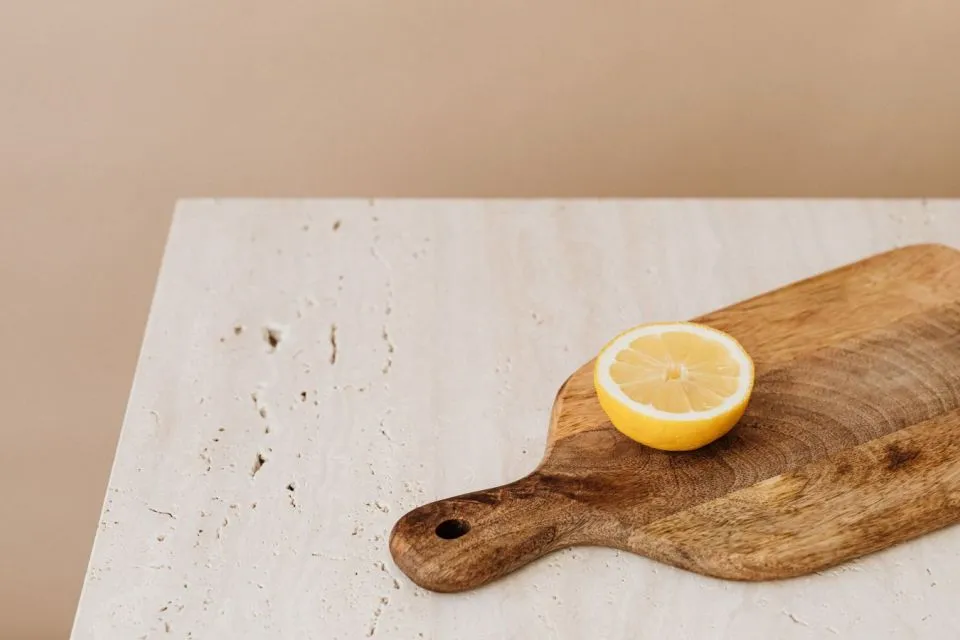 10 Manfaat Lain Buah Lemon untuk Bersihkan Perabotan Rumah dan Pakaian 9 manfaat lain lemon