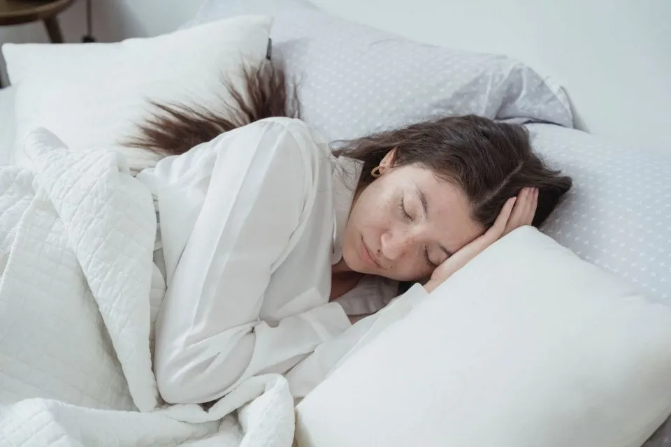 Cara Mendapatkan Kualitas Tidur Terbaik, Dijamin Besoknya Segar Bugar! 7 cara mendapatkan kualitas tidur terbaik