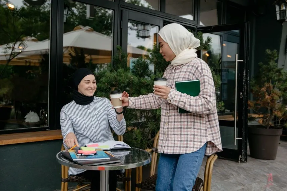 8 Trik Minum Kopi Pas Lagi Diet, Agar Berat Badan Nggak Malah Meroket 8 Cup kecil lebih cocok untuk kamu yang lagi diet