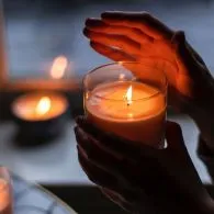 4 Tips Mudah Agar Lilin Awet dan Menyala Lebih Lama