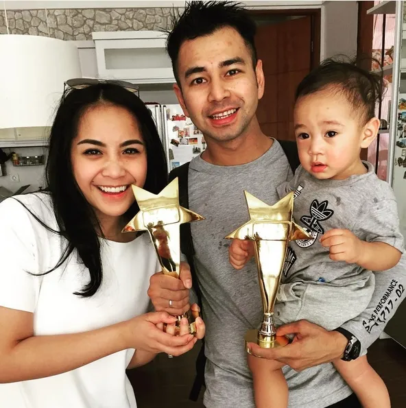 Artis Indonesia yang Paling Banyak Mendapat Penghargaan. Bertalenta! 16 Penghargaan Raffi Ahmad