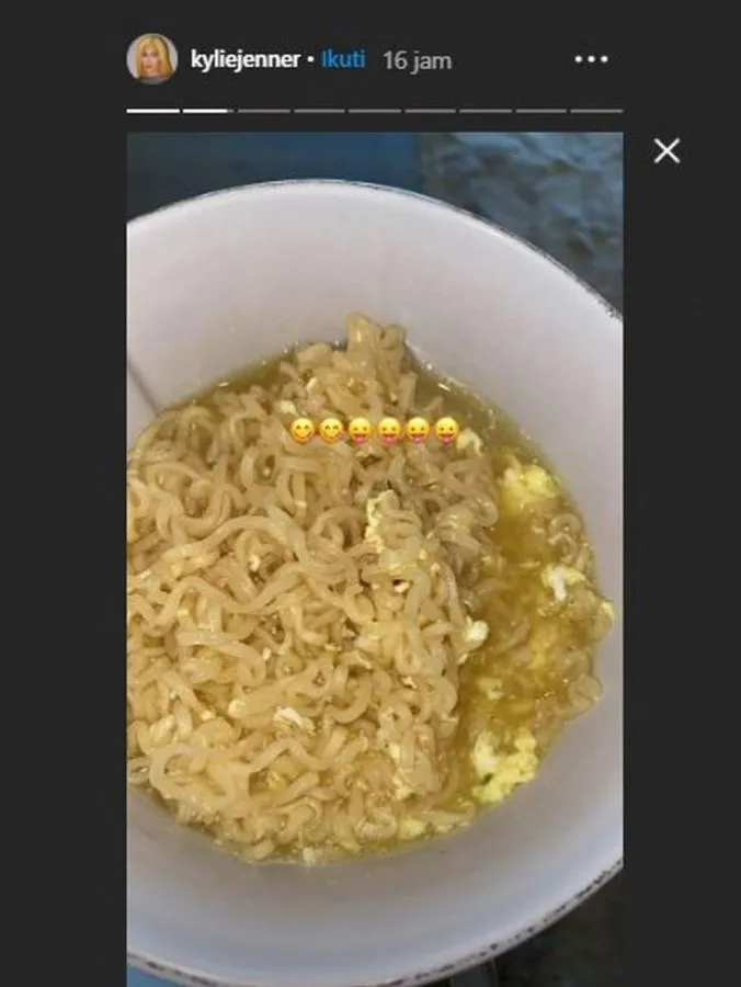 9 Artis Luar Negeri yang Punya Makanan Indonesia Favorit. Apa Saja? 13 Kylie Jenner