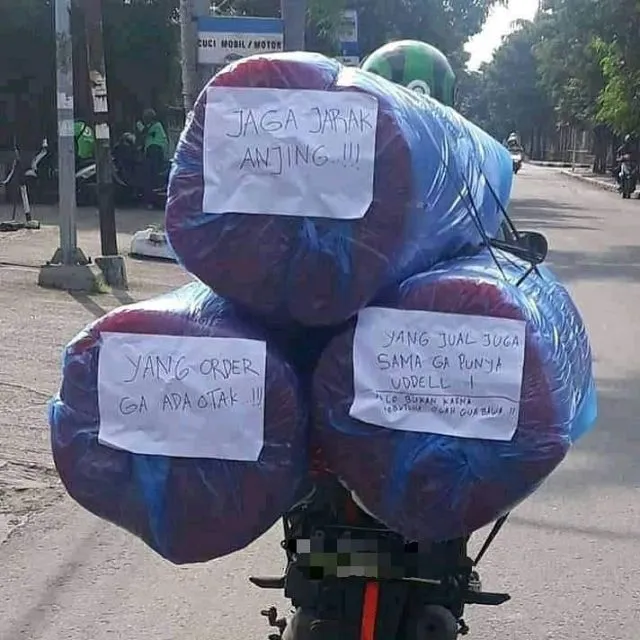 11 Potret Driver Ojol Dapat Orderan Absurd dari Pelanggan. Namanya Juga Berjuang~ 14 Malah curhat