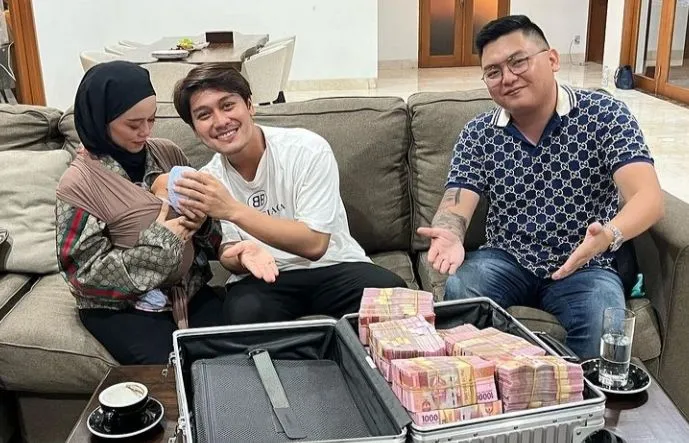 Ernest Prakasa Heran Lesti-Billar Gampang Banget Terima Uang Sekoper Tanpa Curiga 2 Bos DNA Pro ditangkap polisi