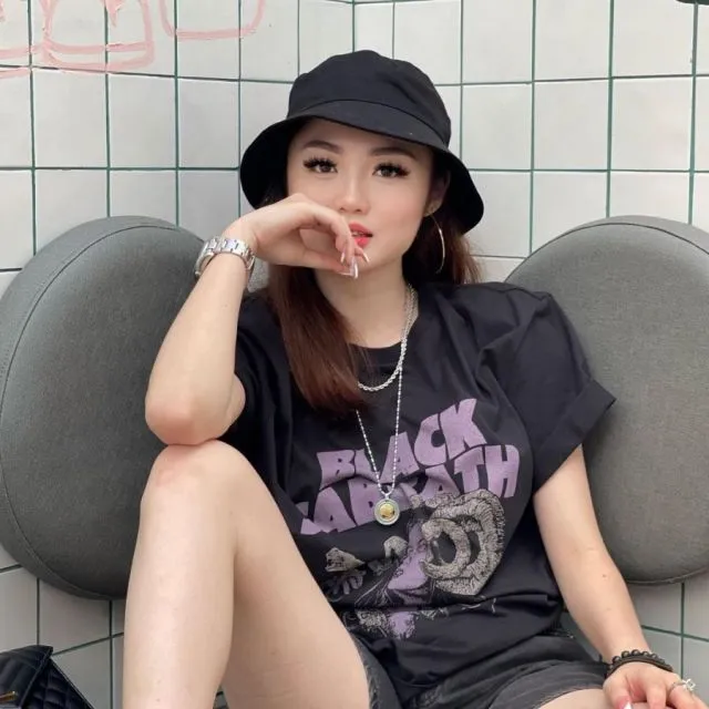 Vanessa Khong, Ayahnya, dan Adik Indra Kenz Jadi Tersangka Kasus Binary Option 2 Vanessa Khong resmi jadi tersangka kasus investasi bodong Binomo