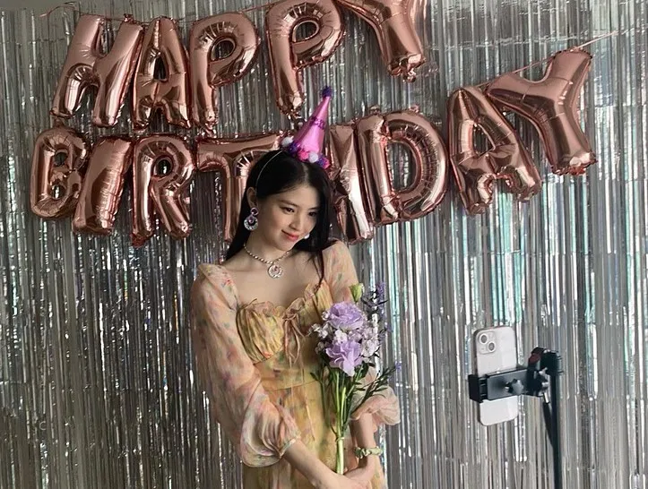 Kalung Seharga 12 Ribuan ini Laku Keras Gegara Diviralkan Han So Hee dan Taeyeon SNSD 5 Han So Hee viral kalung daiso