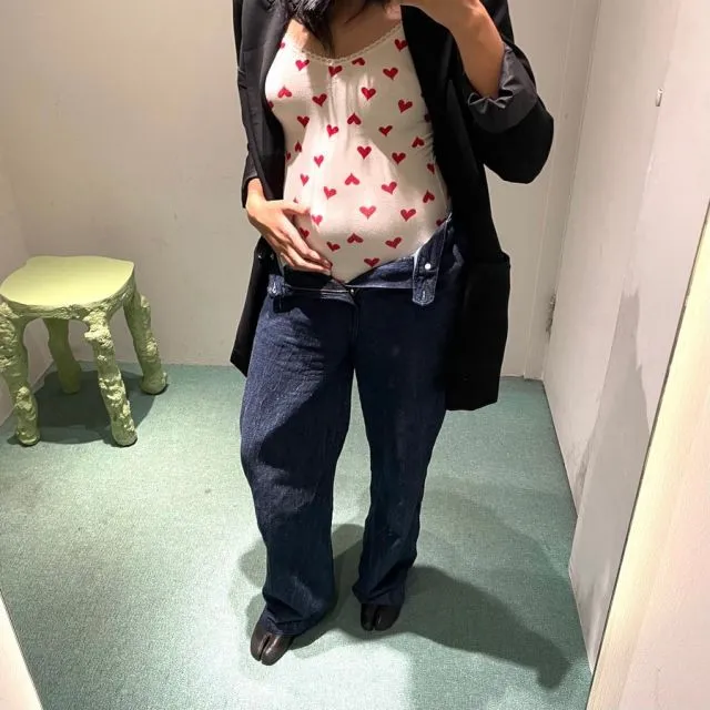 8 Potret Stylish Fathia Izzati Saat Hamil. Tetap Aktif Manggung dengan Baby Bump 10 Baby bump Fathia Izzati