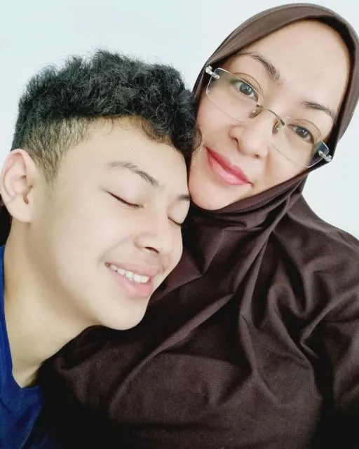 Angelina Sondakh Rela Banting Setir Jualan Kue Kering Demi Menyambung Hidup 4 Angie ajarkan hidup sederhana dan halal