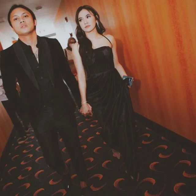 Ide OOTD Couple ala Mahalini Raharja dan Rizky Febian. Serasi Tanpa Seragaman 10 ootd couple ala mahalini dan rizky febrian