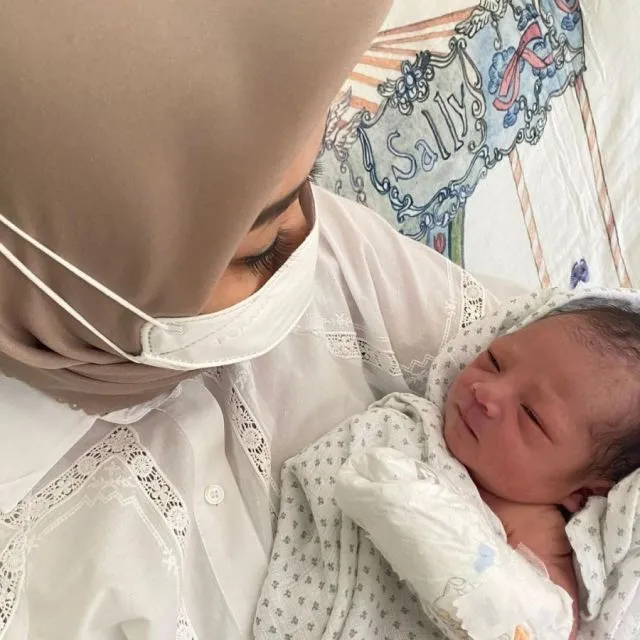 Nikita Willy Melahirkan Anak Pertama, Ibunda Ungkap Nama dan Wajah Cucunya 3