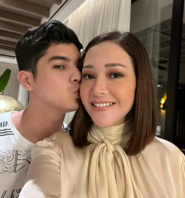 Maya Estianty Jalani Operasi Batu Empedu, Didampingi Suami dan Anak-Anaknya 3 maia estianty al