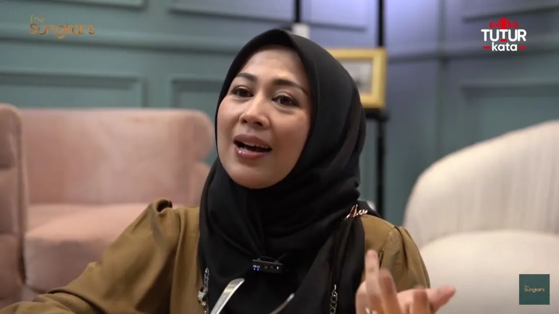Shanty Blak-Blakan Mengira Denny Cagur Artis Tajir Saat Masih Pacaran 3 Shanty Widhiastuti mengira Denny Cagur adalah seleb yang tajir