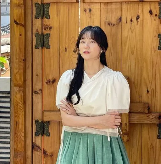 Potret Menawan Park Ji Hyun yang Dirumorkan Dekat dengan Ahn Hyo Seop 11 Park Ji Hyun
