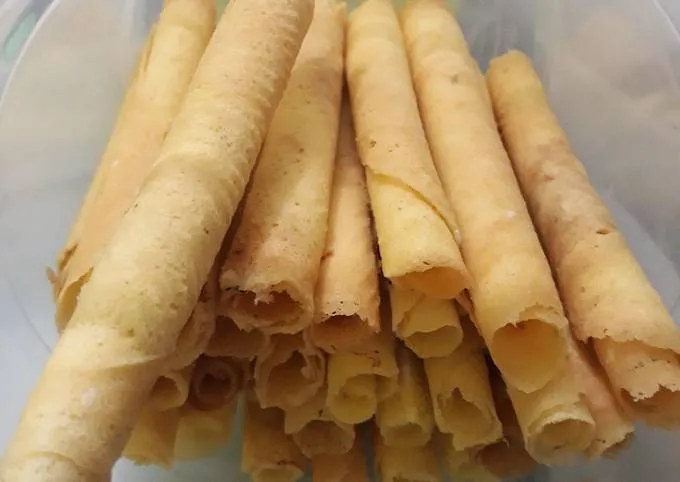 Resep Kue Semprong Renyah yang Praktis. Bisa Pakai Teflon! 2 kue semprong