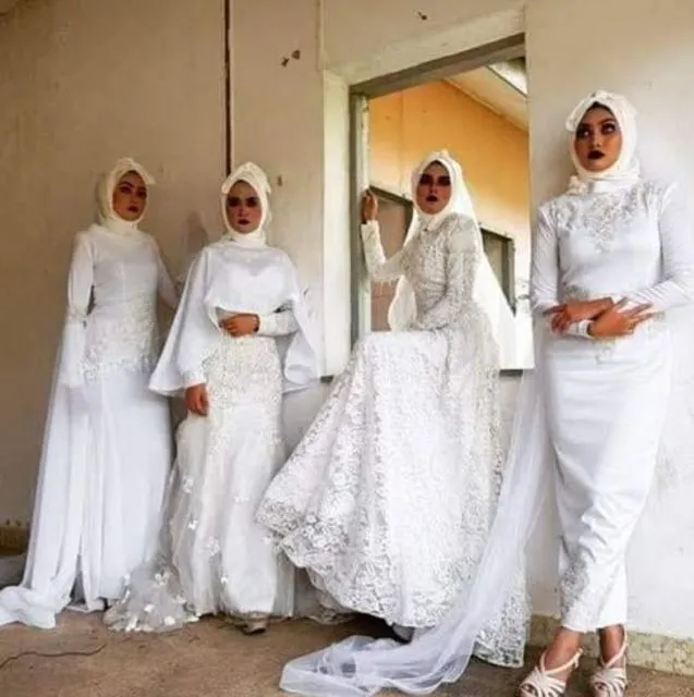 Potret Model Baju Lebaran Nyeleneh. Pokoknya yang Penting Beda! 18 Baju Lebaran