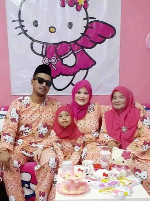 Potret Model Baju Lebaran Nyeleneh. Pokoknya yang Penting Beda! 17 Baju Lebaran