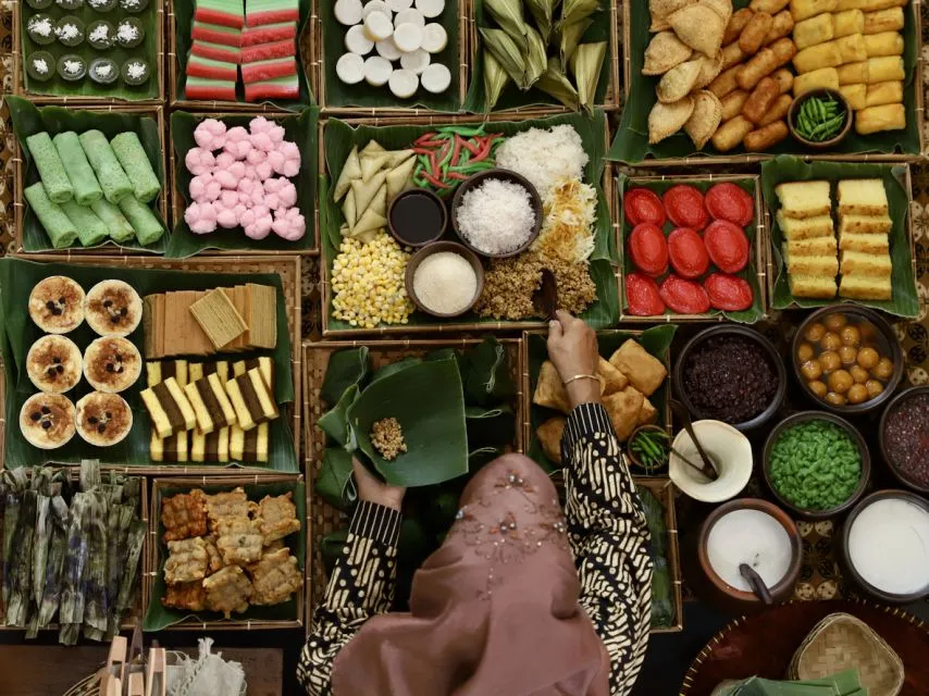 Daripada Malas-malasan, Ini 4 Aktivitas Menarik Buat Ngabuburit 7 takjil ramadan