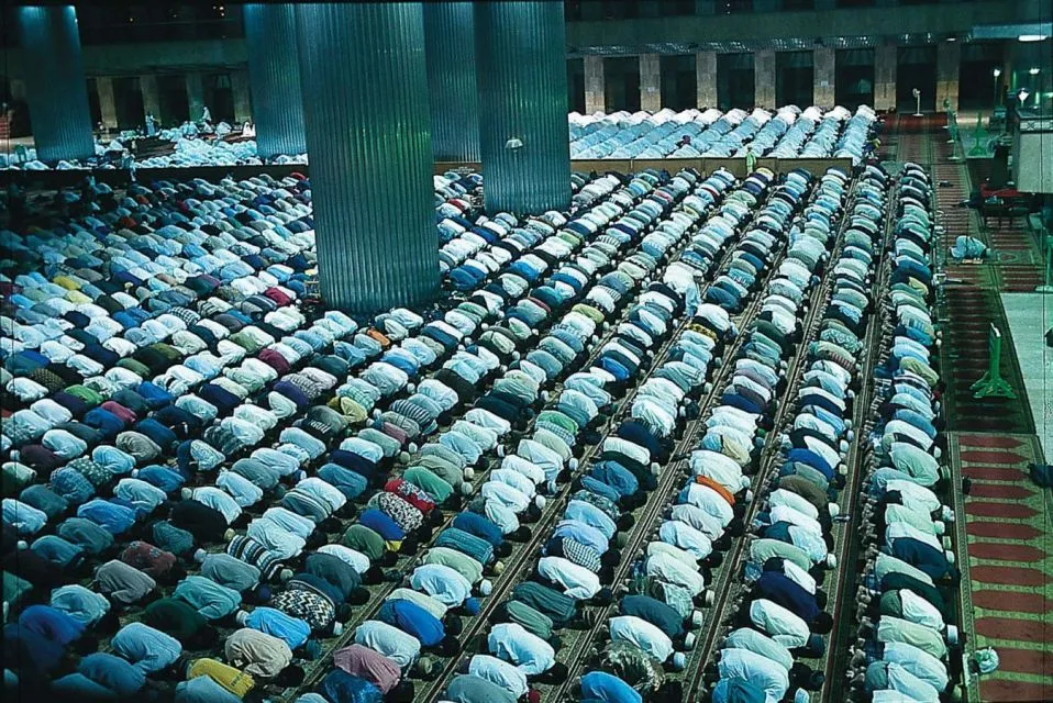 4 Aktivitas yang Selalu Dirindukan dari Bulan Ramadan 5 Salat taraweh