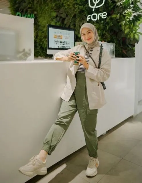 Ide Gaya Hijab ala Selebgram Indah Nada Puspita yang Hadir di Arab Fashion Week 2022 16 Gaya Indah Nada Puspita