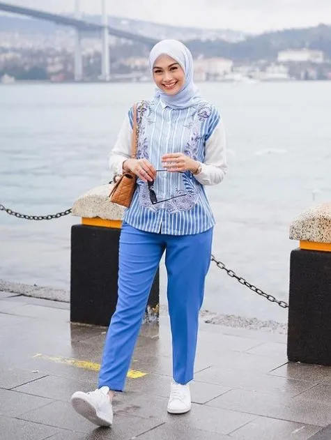 Ide Gaya Hijab ala Selebgram Indah Nada Puspita yang Hadir di Arab Fashion Week 2022 11 Gaya Indah Nada Puspita