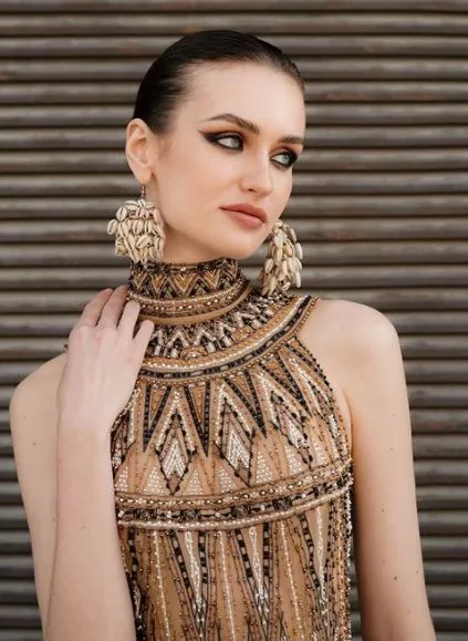 Detail Karya Fesyen Hian Tjen yang Dipamerkan di Arab Fashion Week 2022 20 Fesyen karya Hian Tjen