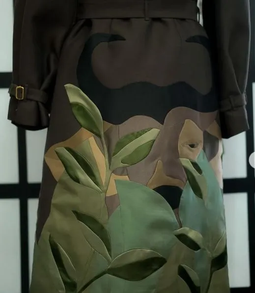 Detail Karya Fesyen Hian Tjen yang Dipamerkan di Arab Fashion Week 2022 18 Fesyen karya Hian Tjen