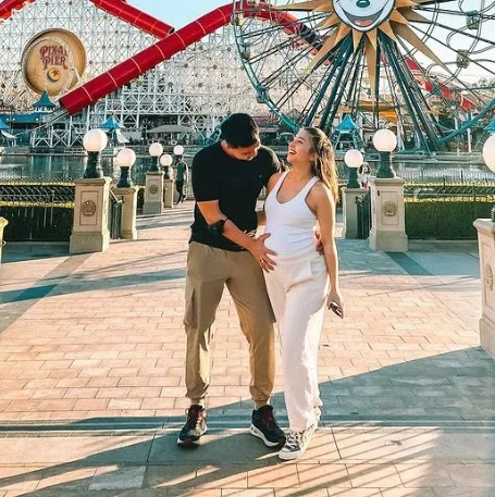 Potret Gaya Cantik nan Modis Nikita Willy Pamerkan Baby Bump 17 Nikita Willy hamil