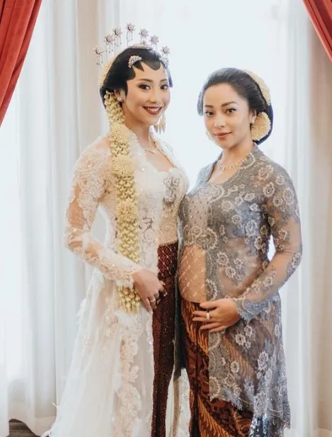 Potret Gaya Cantik nan Modis Nikita Willy Pamerkan Baby Bump 11 Nikita Willy hamil