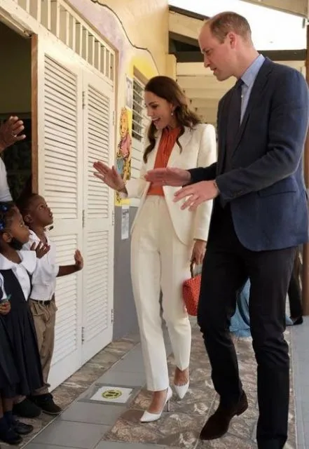 Potret Gaya Elegan Kate Middleton Saat Berkunjung ke Jamaika 6 Gaya Kate Middleton