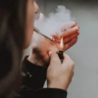 Apakah Merokok Membatalkan Puasa? Berikut Penjelasannya