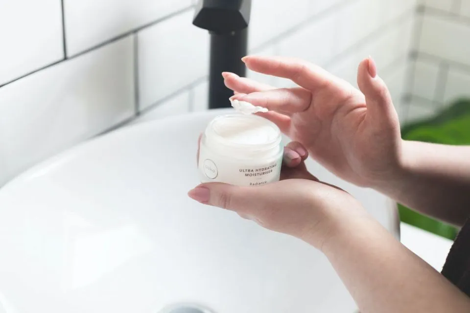 Apa itu Squalane? Kandungan Skincare yang Lagi Naik Daun 8 Ampuh jaga kelembapan dari luar