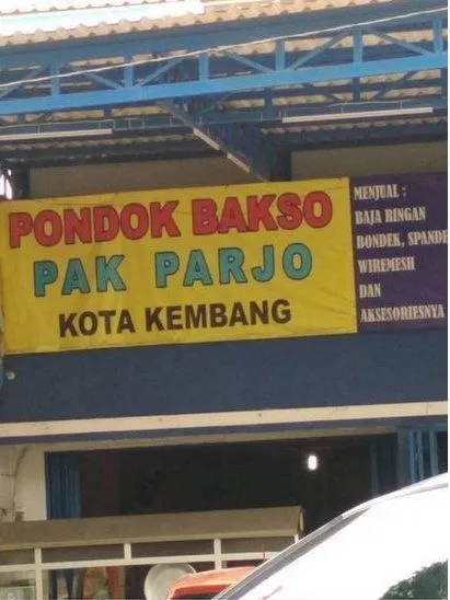 9 Potret Spanduk Warung Makan Paling Kocak, Bikin yang Mau Beli Harus Mikir Dulu 15 Spanduk warung makan kocak