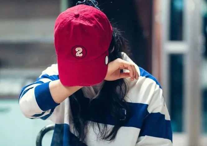 Sederet Gaya Fesyen ala 90-an di Drama Twenty Five Twenty One 16 Twenty Five Twenty One