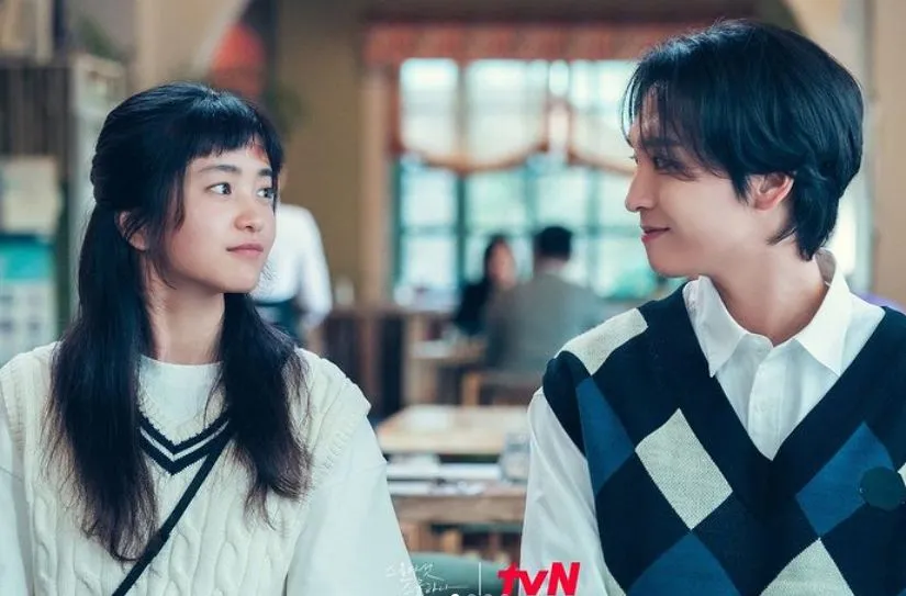 Sederet Gaya Fesyen ala 90-an di Drama Twenty Five Twenty One 14 Twenty Five Twenty One