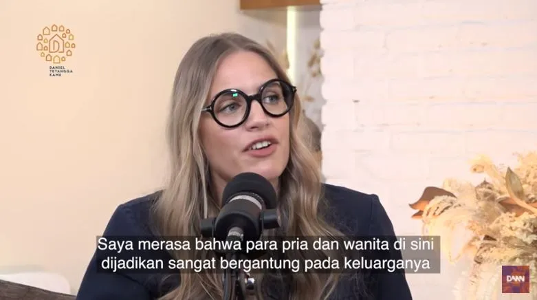 Istri Daniel Mananta Ungkap Pendapat Soal Pola Asuh di Indonesia, Tuai Pro Kontra! 3 Istri daniel mananta
