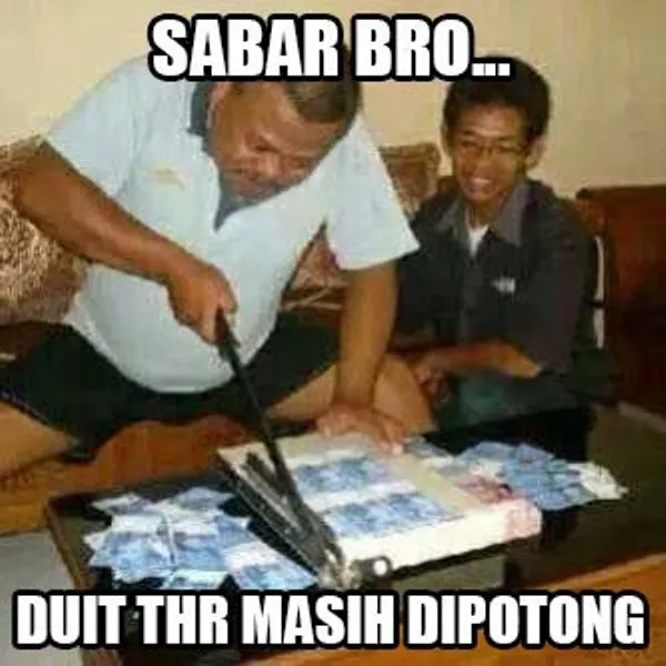 11 Meme Dapat THR Lebaran 2022 yang Ngenes tapi Bikin Ngakak 22