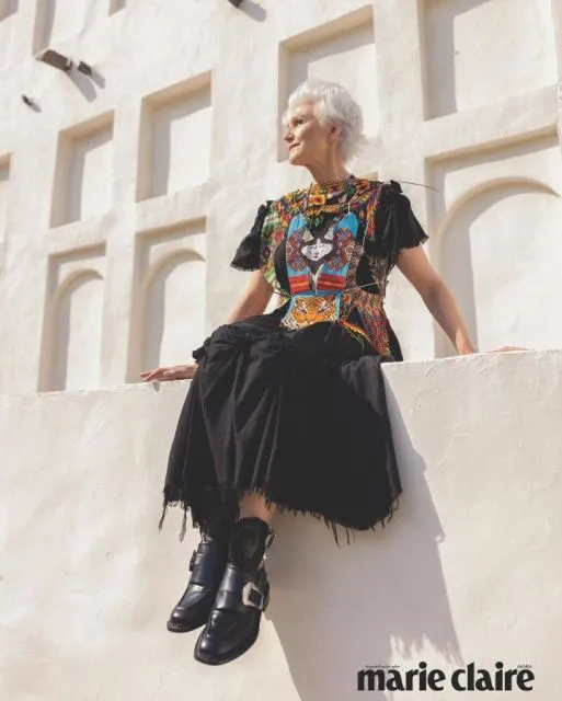 11 Potret Stylish Maye Musk, Ibunda Elon Musk yang Tetap Eksis di Usia 74 Tahun 14 Pose maksimal saat pemotretan
