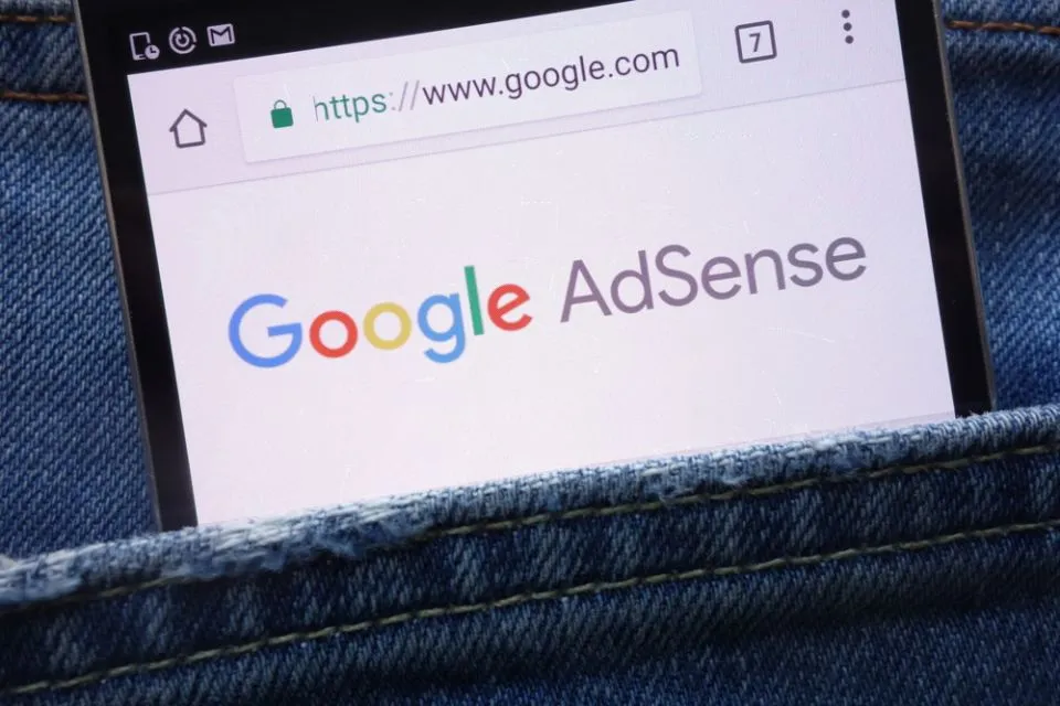 7 Cara Mendapatkan Uang dari Google. Sambil Internetan Bisa Cuan! 8 Cara dapat uang dari Google AdSense