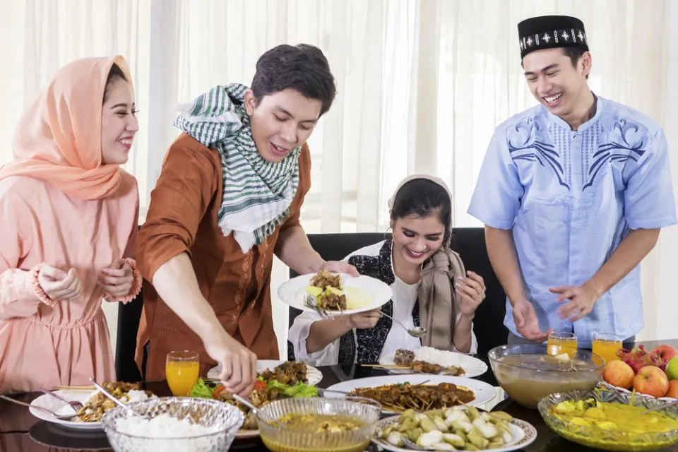 7 Cara Paling Realistis Diet saat Lebaran, Tetap bisa Makan Enak! 11 Cara diet sehat saat lebaran