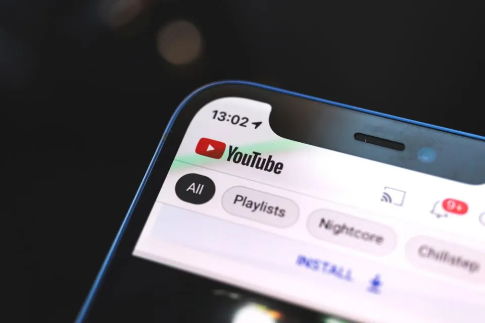 7 Cara Mendapatkan Uang dari Google. Sambil Internetan Bisa Cuan! 12 Cara dapat uang dari YouTube