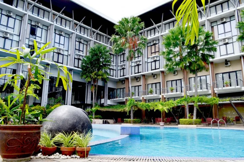 Rayakan HUT ke-19, Horison Hotels Group Berikan Diskon Khusus 2 Kolam renang hotel