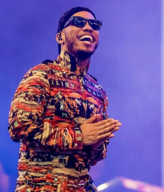 Intip Gaya Fashion Anderson Paak yang Viral Disebut-sebut Mirip Pak Tarno. Eh? 14 gaya anderson paak