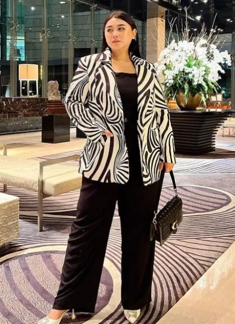 Inspirasi Gaya Outfit untuk Tubuh Plus Size ala Clarissa Putri. Stunning! 12