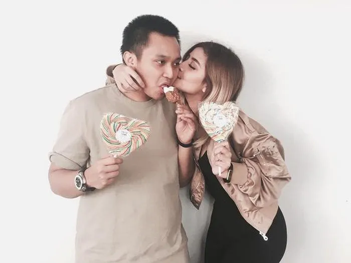 Awkarin Buka Suara Usai Dituduh Jadi Penyebab Kematian Oka Mahendra Putra 4 Oka Mahendra dan Awkarin